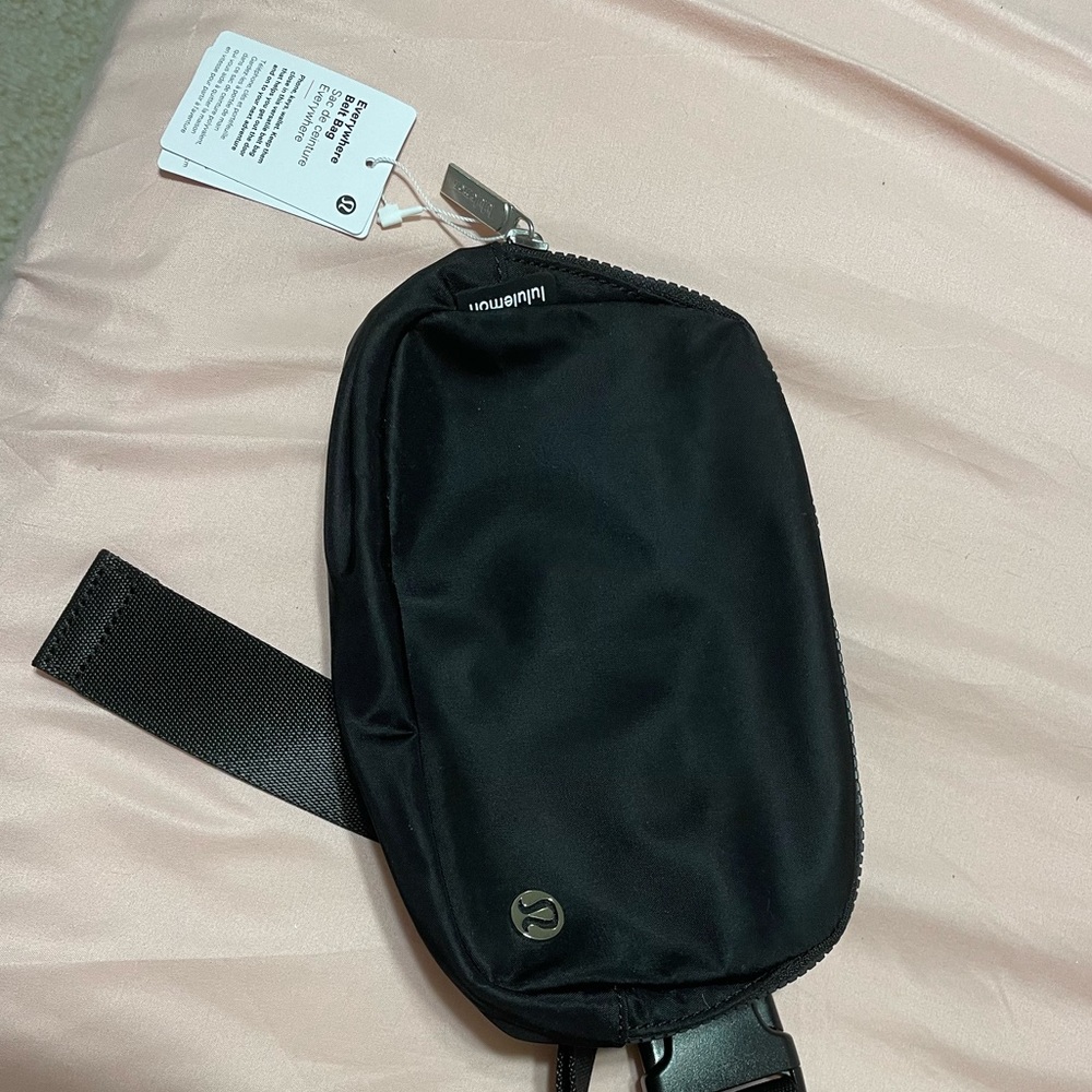 Lululemon everywhere belt bag never used!!